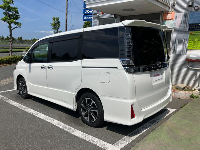 ヴォクシー ＺＳ　煌　冠水歴車４ＷＤＢｔ対応フルセグナビＥＴＣバックカメラ両側電動スライドドアキーレススマートキープッシュスタートダブルエアコン衝突被害軽減システム盗難防止システムＬＥＤヘッドライトクリアランスソナー（9枚目）