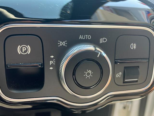 Ａクラス Ａ１８０　スタイル　冠水歴車ナビＴＶバックカメラＥＴＣ２．０バックカメラＬＥＤヘッドライトキーレススマートキープッシュスタートパワーシートドラレコ（前後２カメ）衝突被害軽減盗難防止シートヒータクルーズコントロール（47枚目）