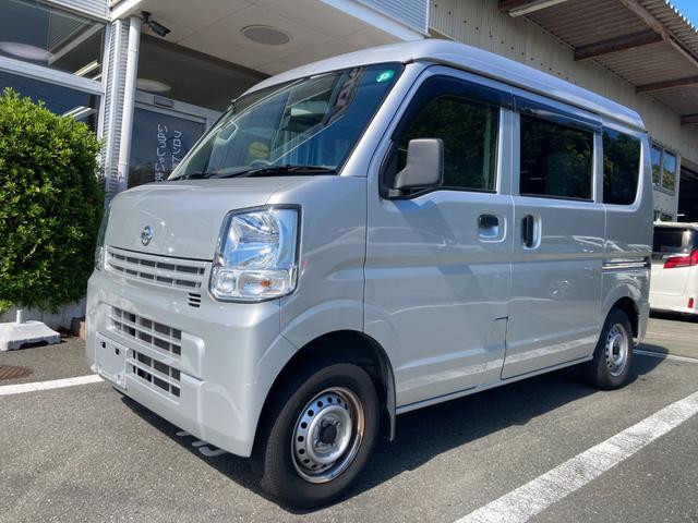 ＮＶ１００クリッパーバン ＤＸ　ＧＬパッケージ　冠水歴車エアコンパワステパワーウィンドキーレスエントリーフル装備４ＡＴプライバシーガラスセキュリティーアラームドアバイザーヘッドライトレベライザーハイルーフ５ドア２／４人乗り（4枚目）
