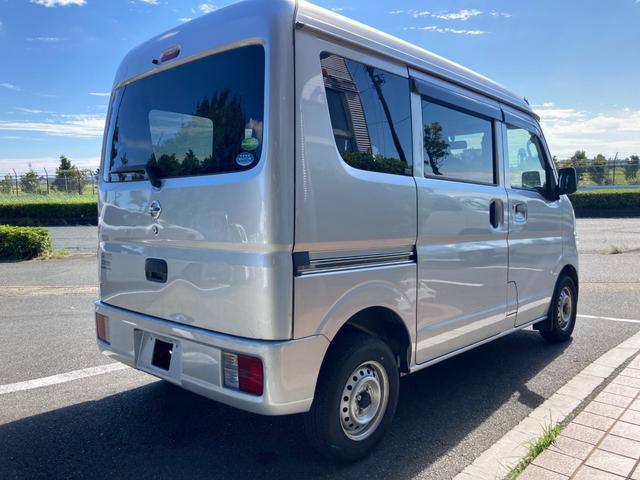 ＮＶ１００クリッパーバン ＤＸ　ＧＬパッケージ　冠水歴車エアコンパワステパワーウィンドキーレスエントリーフル装備４ＡＴプライバシーガラスセキュリティーアラームドアバイザーヘッドライトレベライザーハイルーフ５ドア２／４人乗り（9枚目）