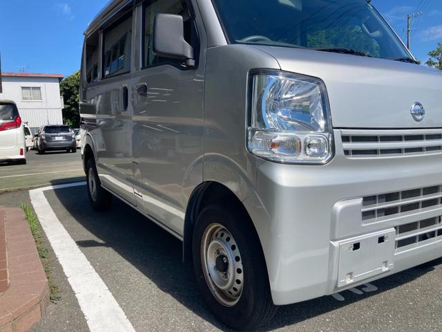 ＮＶ１００クリッパーバン ＤＸ　ＧＬパッケージ　冠水歴車エアコンパワステパワーウィンドキーレスエントリーフル装備４ＡＴプライバシーガラスセキュリティーアラームドアバイザーヘッドライトレベライザーハイルーフ５ドア２／４人乗り（16枚目）