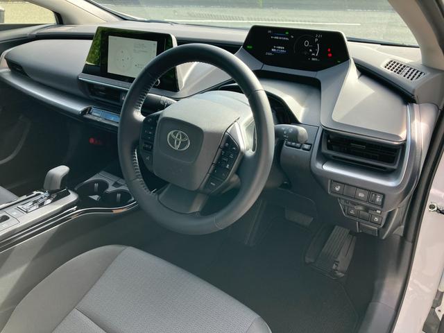 プリウス Ｕ　冠水歴車ディスプレイバックカメラＢＴ対応ＥＴＣ２．０セーフティセンス衝突軽減ブレーキ付踏み間違え防止レーンディパーチャーアラートリヤクロストラフィックアラートブラインドスポットモニタークルコン（30枚目）