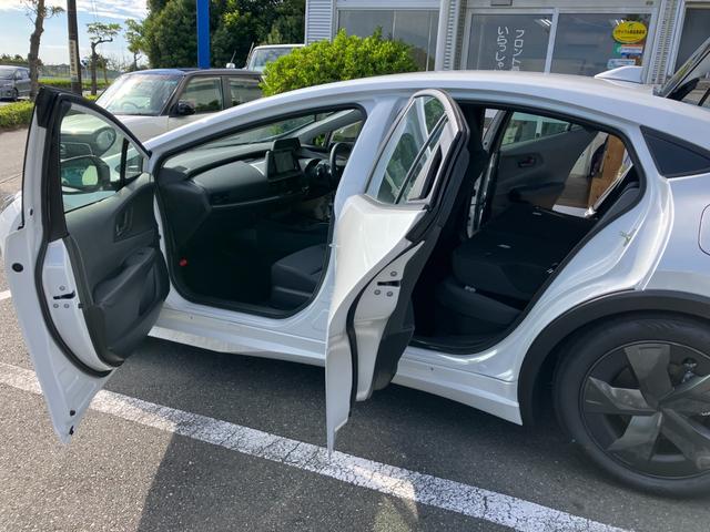 プリウス Ｕ　冠水歴車ディスプレイバックカメラＢＴ対応ＥＴＣ２．０セーフティセンス衝突軽減ブレーキ付踏み間違え防止レーンディパーチャーアラートリヤクロストラフィックアラートブラインドスポットモニタークルコン（49枚目）