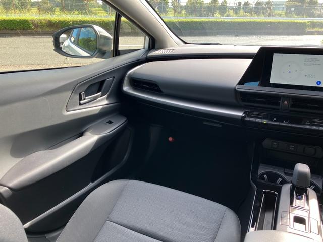 プリウス Ｕ　冠水歴車ディスプレイバックカメラＢＴ対応ＥＴＣ２．０セーフティセンス衝突軽減ブレーキ付踏み間違え防止レーンディパーチャーアラートリヤクロストラフィックアラートブラインドスポットモニタークルコン（53枚目）