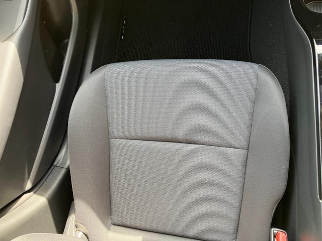 プリウス Ｕ　冠水歴車ディスプレイバックカメラＢＴ対応ＥＴＣ２．０セーフティセンス衝突軽減ブレーキ付踏み間違え防止レーンディパーチャーアラートリヤクロストラフィックアラートブラインドスポットモニタークルコン（70枚目）