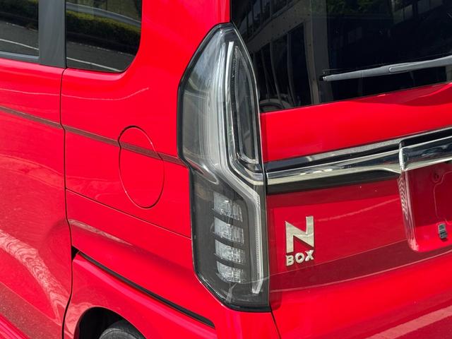 Ｎ－ＢＯＸカスタム Ｇ・Ｌホンダセンシング　雹害車ナビＴＶバックカメラＥＴＣ車載器付ＢＴ対応スマートキーＰスタートイモビ付ホンダセンシング衝突軽減ブレーキ付踏み間違え防止装置白線逸脱警報両側パワスラＬＥＤヘッド前席シートヒーター横滑り防止（26枚目）