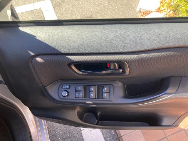 ノア ハイブリッドＸ　冠水歴車ナビＴＶバックカメラＥＴＣ車載器セーフティセンス衝突軽減ブレーキ付禁煙車ドラレコスマートキー２本オートマチックハイビーム衝突安全ボディークルーズコントロール３列シート７名乗ハイブリッド車（36枚目）