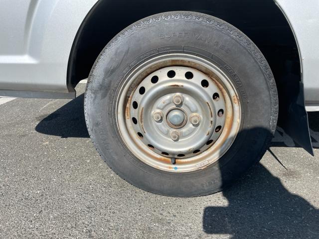 キャリイトラック ＫＣエアコン・パワステ　冠水歴車エアコンパワステ付最大積載３５０ｋｇ２ＷＤ５ＭＴ三方開き禁煙荷台内寸長さ２０１ｃｍ幅１４２ｃｍ煽り高２９ｃｍ床面地上高６３ｃｍヘッドライトレベライザーラジオ付（31枚目）