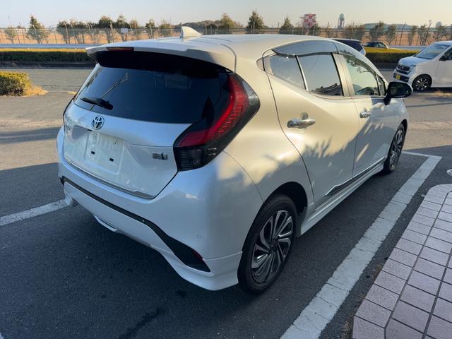 アクア Ｚ　冠水歴車ナビバックカメラセーフティセンス衝突軽減ブレーキ付踏み間違え防止ＥＴＣ車載器ステアリングヒーターオートマチックハイビーム前席シートヒーター禁煙車フルエアロスマートキー２本Ｐスタート（7枚目）
