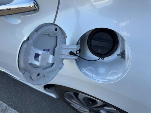 アクア Ｚ　冠水歴車ナビバックカメラセーフティセンス衝突軽減ブレーキ付踏み間違え防止ＥＴＣ車載器ステアリングヒーターオートマチックハイビーム前席シートヒーター禁煙車フルエアロスマートキー２本Ｐスタート（31枚目）
