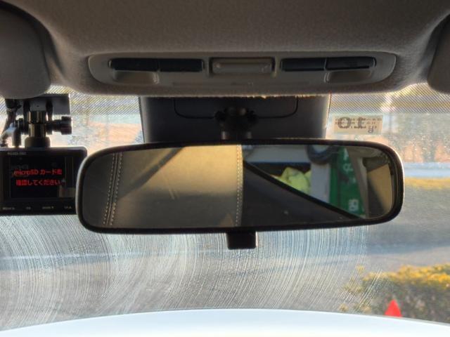 アクア Ｚ　冠水歴車ナビバックカメラセーフティセンス衝突軽減ブレーキ付踏み間違え防止ＥＴＣ車載器ステアリングヒーターオートマチックハイビーム前席シートヒーター禁煙車フルエアロスマートキー２本Ｐスタート（44枚目）