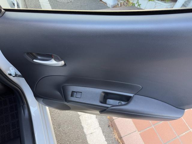 アクア Ｚ　冠水歴車ナビバックカメラセーフティセンス衝突軽減ブレーキ付踏み間違え防止ＥＴＣ車載器ステアリングヒーターオートマチックハイビーム前席シートヒーター禁煙車フルエアロスマートキー２本Ｐスタート（66枚目）