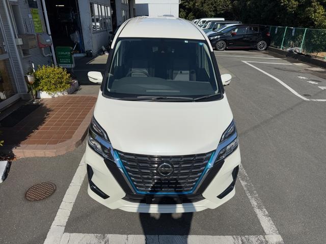 セレナ ｅ－パワー　ハイウェイスターＶ　冠水歴車ナビＴＶバックカメラ全方位モニターＥＴＣ車載器リヤフリップダウンモニター両側パワースライドドアスマートキーＰスタートイモエマージェンシーブレーキ踏み間違え防止セーフティパックＡ禁煙車（12枚目）