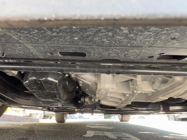 ノート ｅ－パワーニスモ　冠水歴車ナビＴＶバックカメラ全方位モニターＢＴオーディオ対応エマージェンシーブレーキ衝突軽減ブレーキ横滑り防止装置白線逸脱警報スマートキーＰスタートイモビライザー禁煙車プライバシーガラスリヤスポ（19枚目）