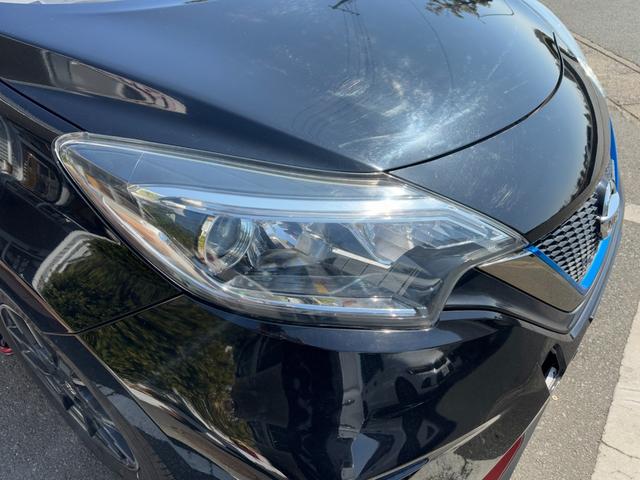 ノート ｅ－パワーニスモ　冠水歴車ナビＴＶバックカメラ全方位モニターＢＴオーディオ対応エマージェンシーブレーキ衝突軽減ブレーキ横滑り防止装置白線逸脱警報スマートキーＰスタートイモビライザー禁煙車プライバシーガラスリヤスポ（22枚目）