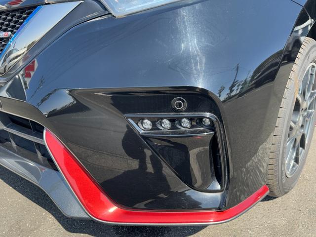 ノート ｅ－パワーニスモ　冠水歴車ナビＴＶバックカメラ全方位モニターＢＴオーディオ対応エマージェンシーブレーキ衝突軽減ブレーキ横滑り防止装置白線逸脱警報スマートキーＰスタートイモビライザー禁煙車プライバシーガラスリヤスポ（23枚目）