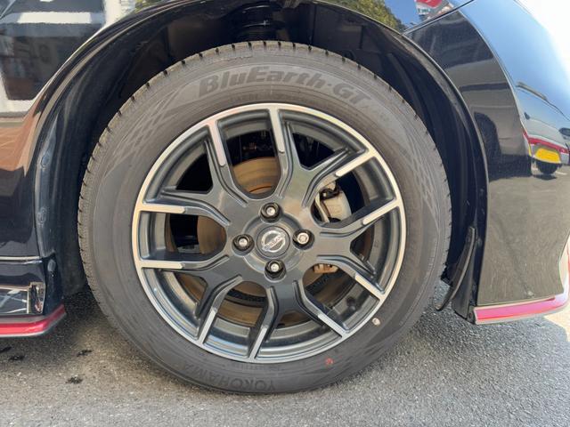 ノート ｅ－パワーニスモ　冠水歴車ナビＴＶバックカメラ全方位モニターＢＴオーディオ対応エマージェンシーブレーキ衝突軽減ブレーキ横滑り防止装置白線逸脱警報スマートキーＰスタートイモビライザー禁煙車プライバシーガラスリヤスポ（33枚目）