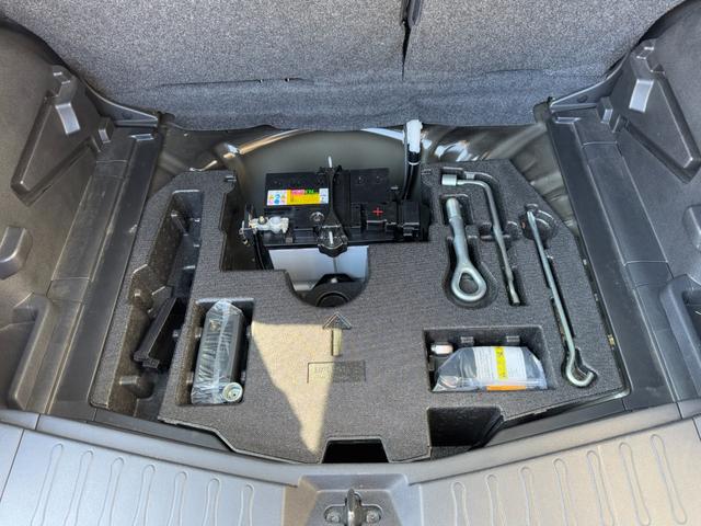 ノート ｅ－パワーニスモ　冠水歴車ナビＴＶバックカメラ全方位モニターＢＴオーディオ対応エマージェンシーブレーキ衝突軽減ブレーキ横滑り防止装置白線逸脱警報スマートキーＰスタートイモビライザー禁煙車プライバシーガラスリヤスポ（74枚目）