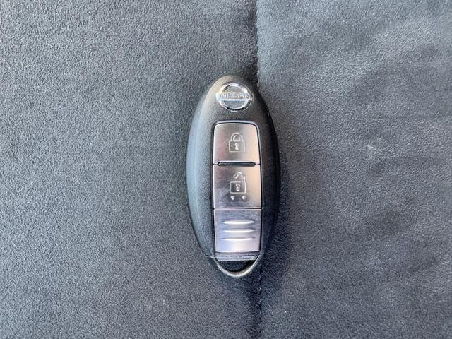 ノート ｅ－パワーニスモ　冠水歴車ナビＴＶバックカメラ全方位モニターＢＴオーディオ対応エマージェンシーブレーキ衝突軽減ブレーキ横滑り防止装置白線逸脱警報スマートキーＰスタートイモビライザー禁煙車プライバシーガラスリヤスポ（80枚目）