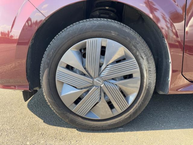 ノート Ｘ　ＦＯＵＲ　冠水歴車４ＷＤナビアラウンドビューモニターＥＴＣ車載器エマージェンシーブレーキ衝突軽減ブレーキ踏み間違え防止ブラインドスポットモニターステアリングヒーター禁煙リヤクロストラフィックアラート（33枚目）