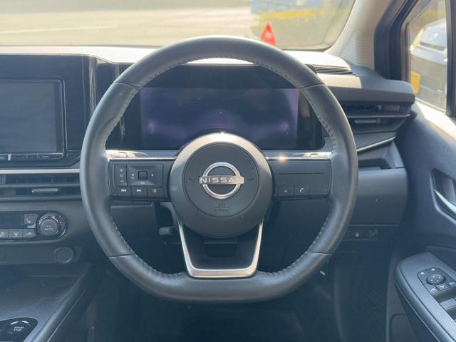 ノート Ｘ　ＦＯＵＲ　冠水歴車４ＷＤナビアラウンドビューモニターＥＴＣ車載器エマージェンシーブレーキ衝突軽減ブレーキ踏み間違え防止ブラインドスポットモニターステアリングヒーター禁煙リヤクロストラフィックアラート（52枚目）