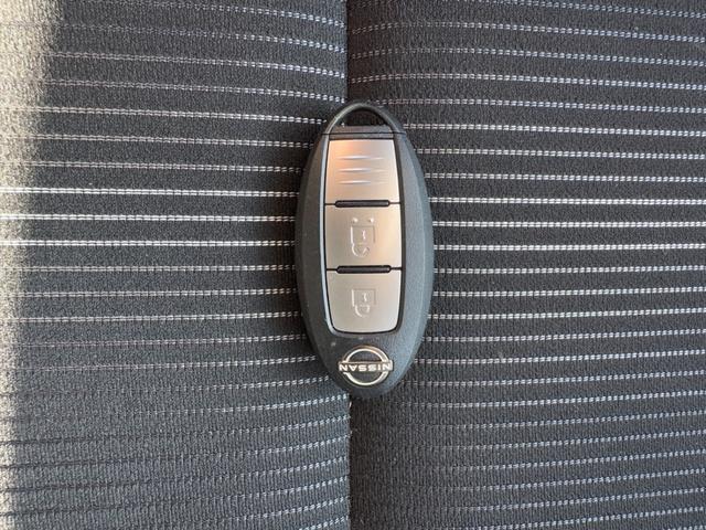 ノート Ｘ　ＦＯＵＲ　冠水歴車４ＷＤナビアラウンドビューモニターＥＴＣ車載器エマージェンシーブレーキ衝突軽減ブレーキ踏み間違え防止ブラインドスポットモニターステアリングヒーター禁煙リヤクロストラフィックアラート（69枚目）