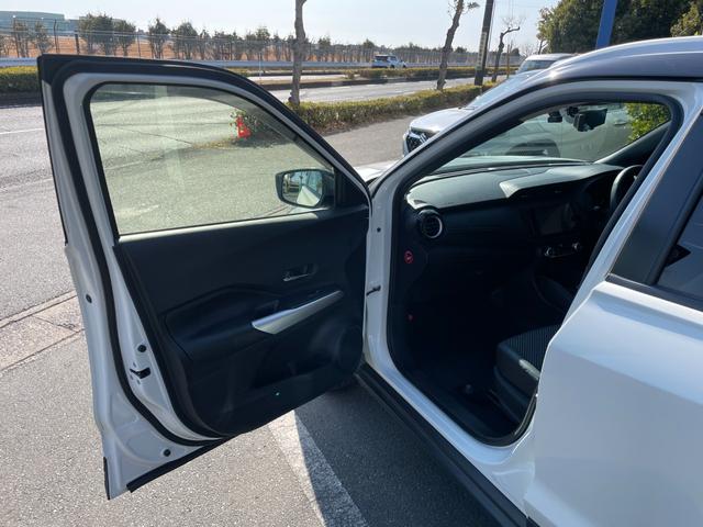 キックス Ｘ　冠水歴車ナビＴＶバックカメラ全方位モニターＥＴＣ車載器ＣＤＤＶＤ再生ＢＴオーディオ対応禁煙車前席シートヒーターエマージェンシーブレーキサポート衝突軽減ブレーキ付踏み間違え防止ステアリングヒーター（44枚目）