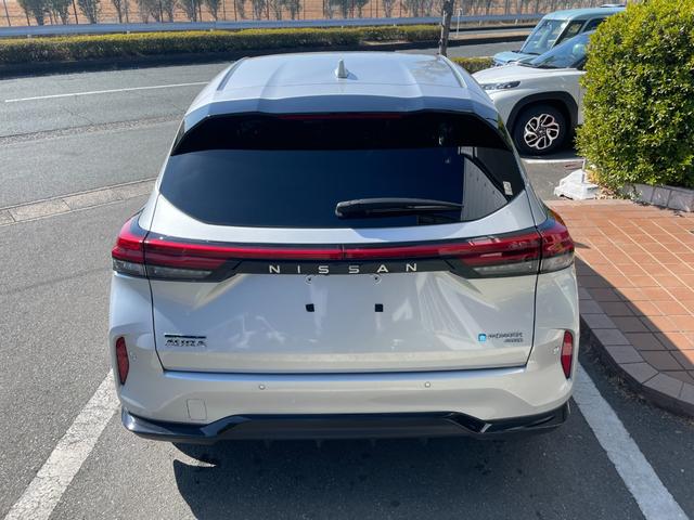 オーラ Ｇ　ＦＯＵＲ　レザーエディション　冠水歴車ナビＴＶアラウンドビューモニタープロパイロットＢＯＳＥサウンドＥＴＣ２．０禁煙車４ＷＤ寒冷地仕様前席シートヒーターステアリングヒーターエマージェンシーブレーキ衝突軽減ブレーキ踏み間違防止（11枚目）