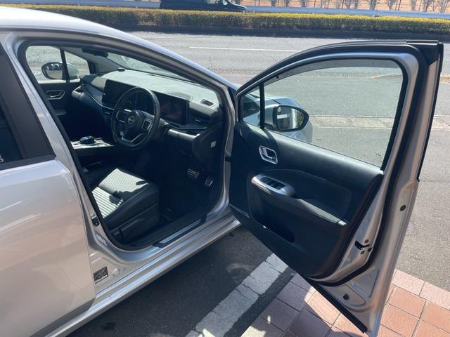 オーラ Ｇ　ＦＯＵＲ　レザーエディション　冠水歴車ナビＴＶアラウンドビューモニタープロパイロットＢＯＳＥサウンドＥＴＣ２．０禁煙車４ＷＤ寒冷地仕様前席シートヒーターステアリングヒーターエマージェンシーブレーキ衝突軽減ブレーキ踏み間違防止（38枚目）