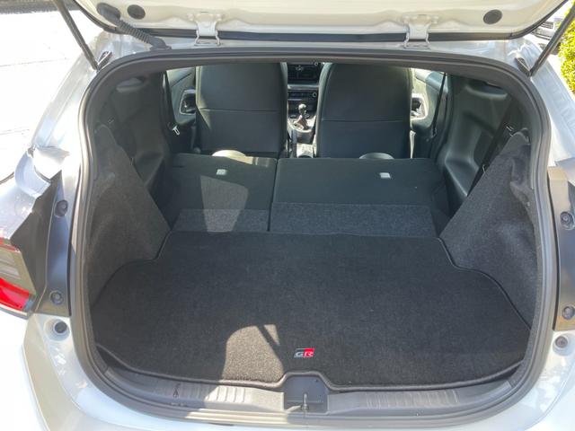 ＧＲヤリス ＲＺ　ハイパフォーマンス　ファースト　エディション　フロア浸水歴車ナビＴＶバックカメラＥＴＣ２．０セーフティセンス衝突軽減ブレーキ禁煙車ステアリングヒーターオートマチックハイビームヘッドライトレベライザースマートキーＰスタートドラレコ前席シートヒーター（56枚目）