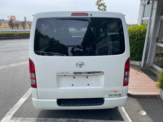 ハイエースバン ＤＸ　ＧＬパッケージ　ナビバックカメラＥＴＣ車載器５ドアロング３／６人乗り低床オートマガソリン車エアコンパワステパワーウィンドキーレスエントリーフル装備ヘッドライトレベライザー衝突安全ボディーフォグ電格ミラＧＬパッケージ白（12枚目）