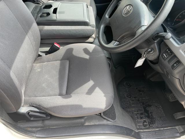 ハイエースバン ＤＸ　ＧＬパッケージ　ナビバックカメラＥＴＣ車載器５ドアロング３／６人乗り低床オートマガソリン車エアコンパワステパワーウィンドキーレスエントリーフル装備ヘッドライトレベライザー衝突安全ボディーフォグ電格ミラＧＬパッケージ白（42枚目）