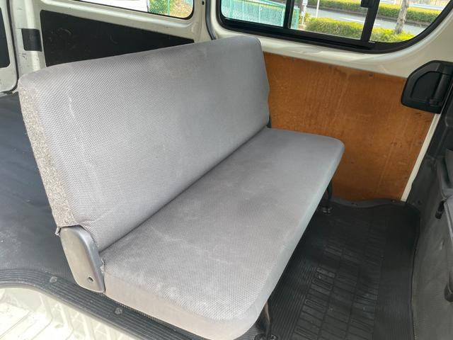 ハイエースバン ＤＸ　ＧＬパッケージ　ナビバックカメラＥＴＣ車載器５ドアロング３／６人乗り低床オートマガソリン車エアコンパワステパワーウィンドキーレスエントリーフル装備ヘッドライトレベライザー衝突安全ボディーフォグ電格ミラＧＬパッケージ白（56枚目）