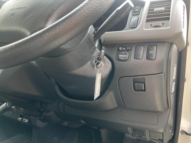 ハイエースバン ＤＸ　ＧＬパッケージ　ナビバックカメラＥＴＣ車載器５ドアロング３／６人乗り低床オートマガソリン車エアコンパワステパワーウィンドキーレスエントリーフル装備ヘッドライトレベライザー衝突安全ボディーフォグ電格ミラＧＬパッケージ白（71枚目）