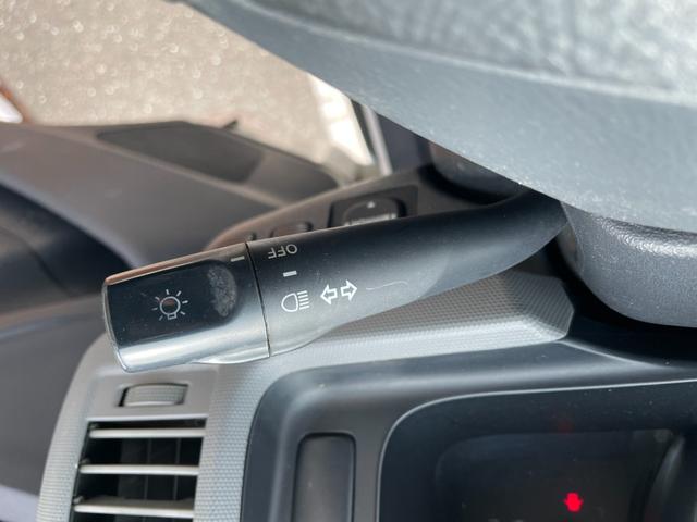 ハイエースバン ＤＸ　ＧＬパッケージ　ナビバックカメラＥＴＣ車載器５ドアロング３／６人乗り低床オートマガソリン車エアコンパワステパワーウィンドキーレスエントリーフル装備ヘッドライトレベライザー衝突安全ボディーフォグ電格ミラＧＬパッケージ白（73枚目）