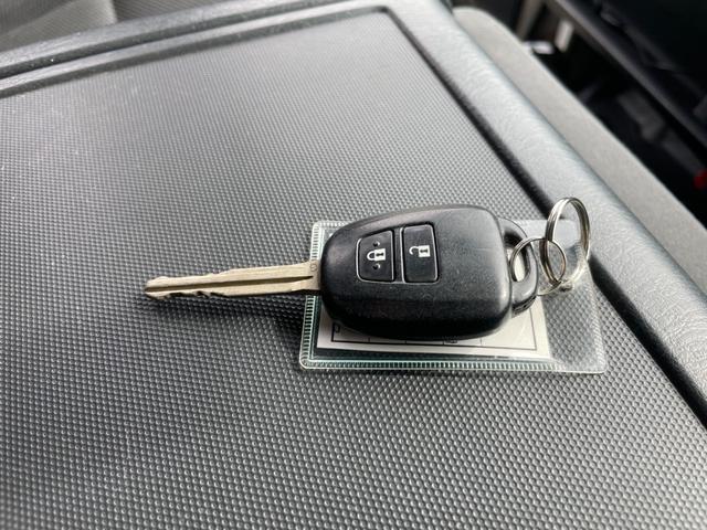 ハイエースバン ＤＸ　ＧＬパッケージ　ナビバックカメラＥＴＣ車載器５ドアロング３／６人乗り低床オートマガソリン車エアコンパワステパワーウィンドキーレスエントリーフル装備ヘッドライトレベライザー衝突安全ボディーフォグ電格ミラＧＬパッケージ白（80枚目）