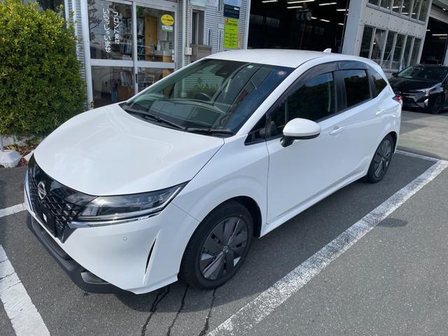 ノート Ｘ　冠水歴車ナビＴＶバックカメラＥＴＣ車載器禁煙車エマージェンシーブレーキ踏み間違え防止アダプティブＬＥＤヘッドＬＥＤフォグｅＰＯＷＥＲスマートキーＰスタートイモビ衝突安全ボディードライブレコーダー（2枚目）