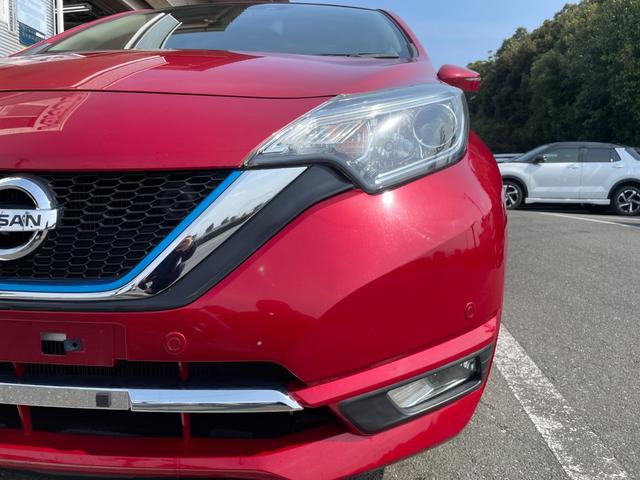 ノート ｅ－パワー　メダリスト　冠水歴車ナビＴＶアラウンドビューモニターエマージェンシーブレーキ禁煙車白線逸脱警報横滑り防止装置スマートキーＰスタートイモビライザー純正アルミ衝突安全ボディーステアリングスイッチ電格ミラー（15枚目）