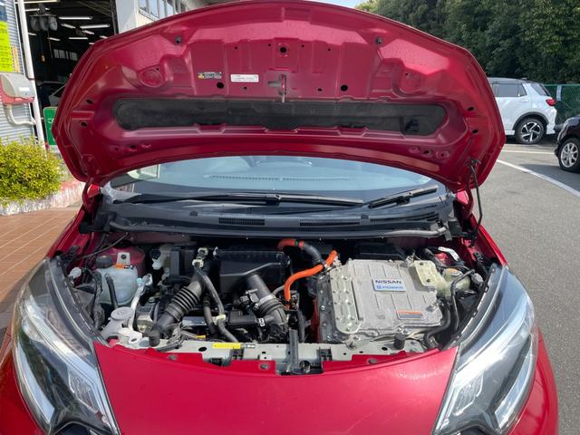 ノート ｅ－パワー　メダリスト　冠水歴車ナビＴＶアラウンドビューモニターエマージェンシーブレーキ禁煙車白線逸脱警報横滑り防止装置スマートキーＰスタートイモビライザー純正アルミ衝突安全ボディーステアリングスイッチ電格ミラー（32枚目）