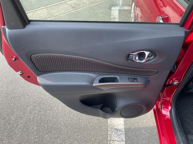 ノート ｅ－パワー　メダリスト　冠水歴車ナビＴＶアラウンドビューモニターエマージェンシーブレーキ禁煙車白線逸脱警報横滑り防止装置スマートキーＰスタートイモビライザー純正アルミ衝突安全ボディーステアリングスイッチ電格ミラー（49枚目）