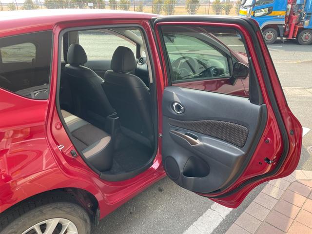ノート ｅ－パワー　メダリスト　冠水歴車ナビＴＶアラウンドビューモニターエマージェンシーブレーキ禁煙車白線逸脱警報横滑り防止装置スマートキーＰスタートイモビライザー純正アルミ衝突安全ボディーステアリングスイッチ電格ミラー（55枚目）