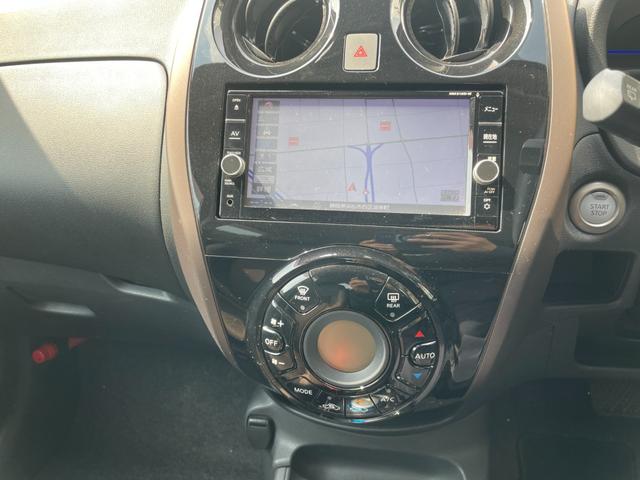 ノート ｅ－パワー　メダリスト　冠水歴車ナビＴＶアラウンドビューモニターエマージェンシーブレーキ禁煙車白線逸脱警報横滑り防止装置スマートキーＰスタートイモビライザー純正アルミ衝突安全ボディーステアリングスイッチ電格ミラー（78枚目）