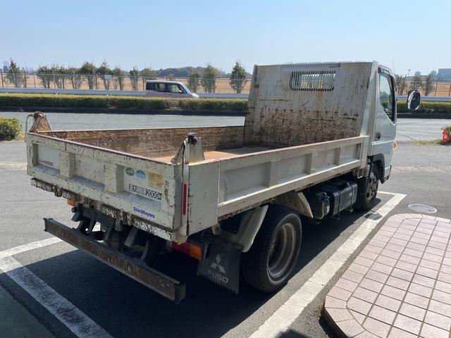 キャンター 全低床ダンプ　全低床強化ダンプ２ｔ積載３０００ｃｃディーゼルターボ５速ＭＴＥＴＣ車載器鳥居枕木荷台内寸長３０３ｃｍ幅１５９ｃｍ煽り高３２ｃｍ床面地上高８１ｃｍ道板掛けＡＵＸ入力キーレスエントリーメンテノート付（10枚目）