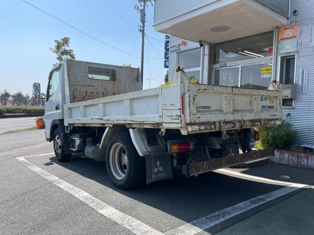 キャンター 全低床ダンプ　全低床強化ダンプ２ｔ積載３０００ｃｃディーゼルターボ５速ＭＴＥＴＣ車載器鳥居枕木荷台内寸長３０３ｃｍ幅１５９ｃｍ煽り高３２ｃｍ床面地上高８１ｃｍ道板掛けＡＵＸ入力キーレスエントリーメンテノート付（13枚目）