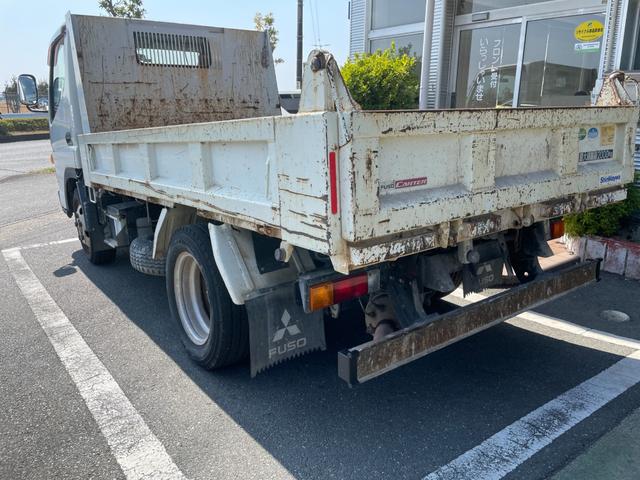 キャンター 全低床ダンプ　全低床強化ダンプ２ｔ積載３０００ｃｃディーゼルターボ５速ＭＴＥＴＣ車載器鳥居枕木荷台内寸長３０３ｃｍ幅１５９ｃｍ煽り高３２ｃｍ床面地上高８１ｃｍ道板掛けＡＵＸ入力キーレスエントリーメンテノート付（23枚目）