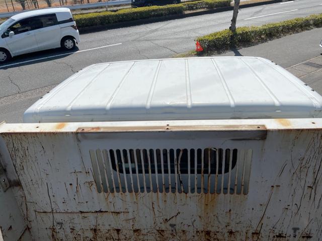 キャンター 全低床ダンプ　全低床強化ダンプ２ｔ積載３０００ｃｃディーゼルターボ５速ＭＴＥＴＣ車載器鳥居枕木荷台内寸長３０３ｃｍ幅１５９ｃｍ煽り高３２ｃｍ床面地上高８１ｃｍ道板掛けＡＵＸ入力キーレスエントリーメンテノート付（24枚目）