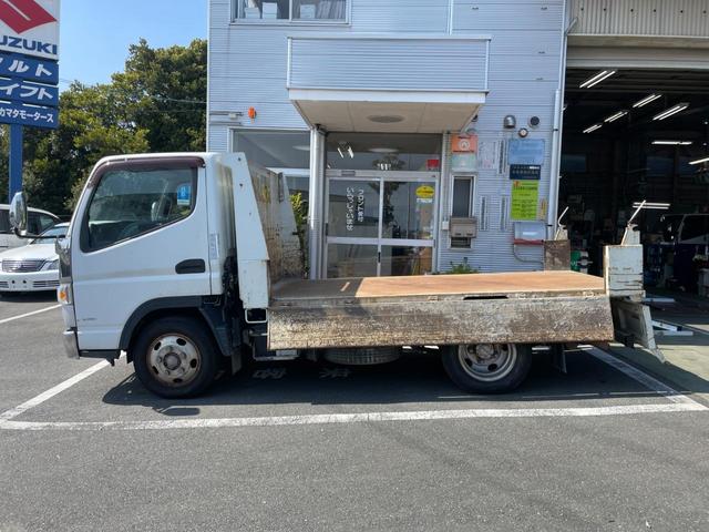 キャンター 全低床ダンプ　全低床強化ダンプ２ｔ積載３０００ｃｃディーゼルターボ５速ＭＴＥＴＣ車載器鳥居枕木荷台内寸長３０３ｃｍ幅１５９ｃｍ煽り高３２ｃｍ床面地上高８１ｃｍ道板掛けＡＵＸ入力キーレスエントリーメンテノート付（45枚目）