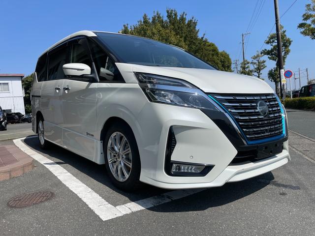 セレナ ｅ－パワー　ハイウェイスターＶ　冠水歴車ナビＴＶバックカメラアラウンドビューモニターＥＴＣ車載器禁煙車エマージェンシーブレーキセーフティパックＡインテリジェント　ルームミラーサイドカーテンエアバッグ両側パワスラスマートキー（5枚目）
