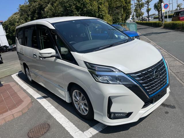 セレナ ｅ－パワー　ハイウェイスターＶ　冠水歴車ナビＴＶバックカメラアラウンドビューモニターＥＴＣ車載器禁煙車エマージェンシーブレーキセーフティパックＡインテリジェント　ルームミラーサイドカーテンエアバッグ両側パワスラスマートキー（6枚目）