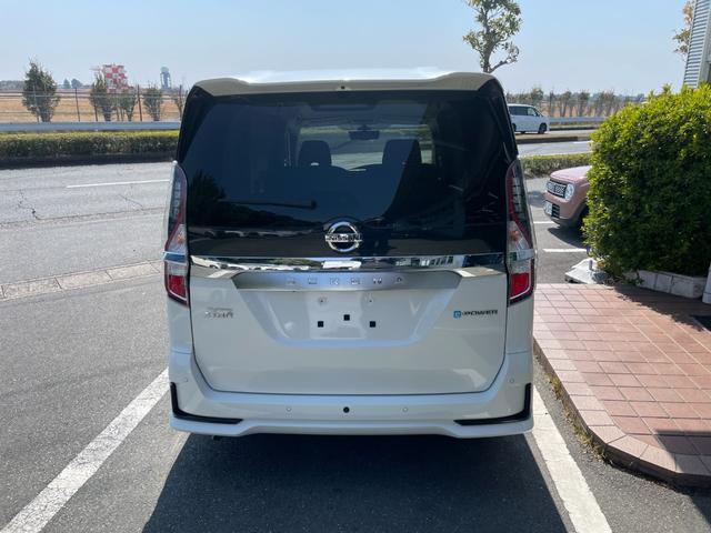 セレナ ｅ－パワー　ハイウェイスターＶ　冠水歴車ナビＴＶバックカメラアラウンドビューモニターＥＴＣ車載器禁煙車エマージェンシーブレーキセーフティパックＡインテリジェント　ルームミラーサイドカーテンエアバッグ両側パワスラスマートキー（12枚目）